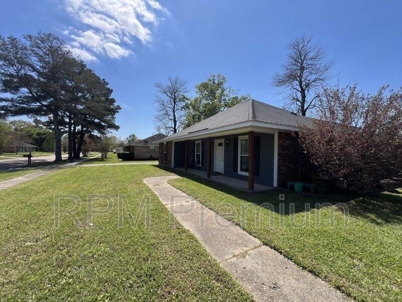 1944 W Marsden Pl - Photo 2 of 50