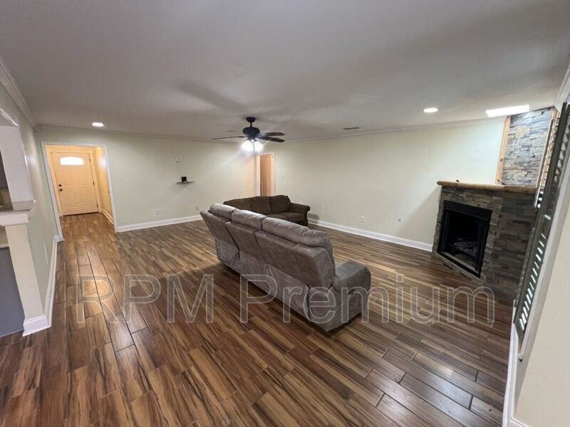 1944 W Marsden Pl - Photo 6 of 50