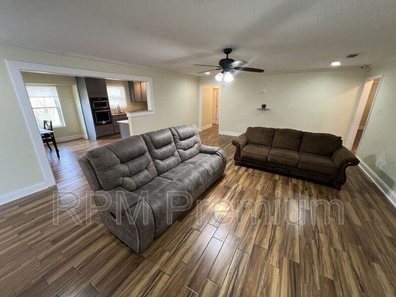 1944 W Marsden Pl - Photo 7 of 50