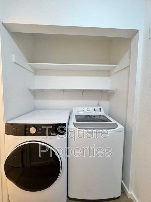 225 164th St Se #203 - Photo 3 of 22
