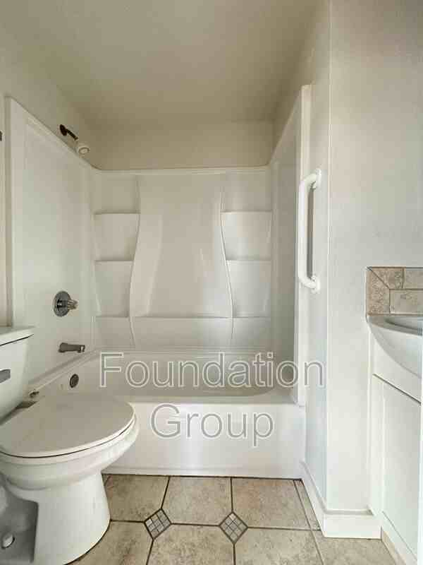 842 Davis Pl S #7 - Photo 6 of 7