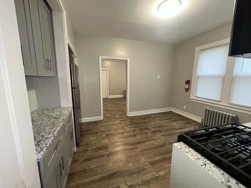 100 Grand Ave #1L - Photo 4 of 12