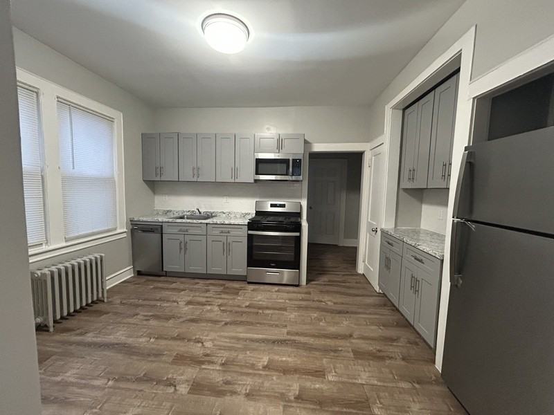 100 Grand Ave #1L - Photo 6 of 12