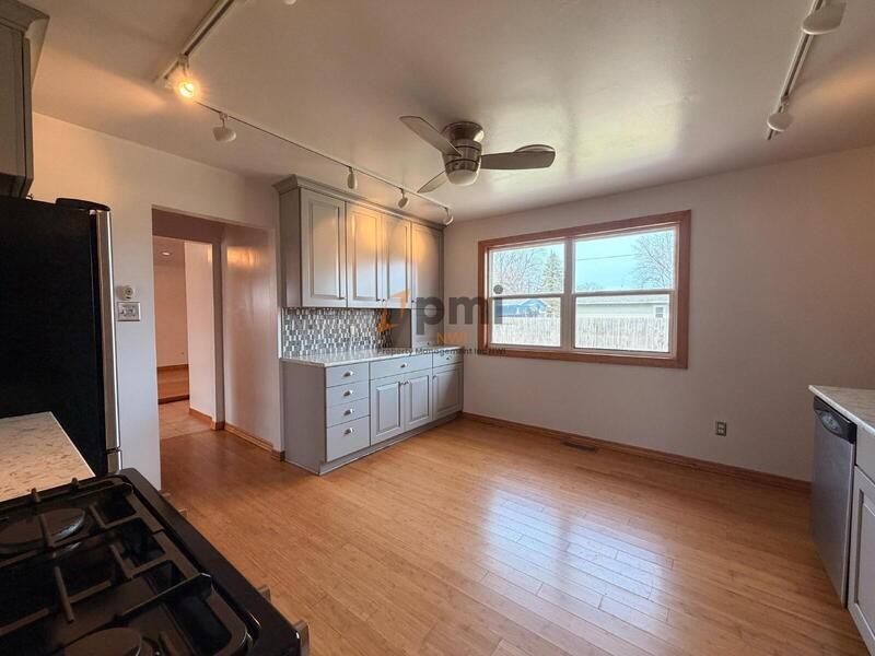 425A Sherman Dr - Photo 6 of 20