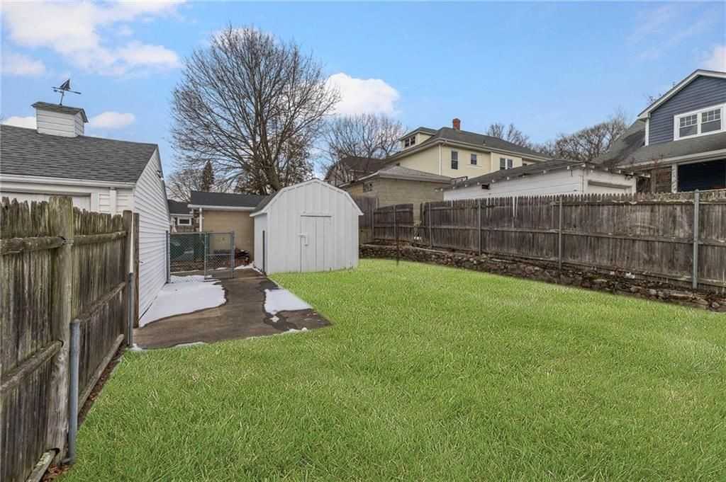 33 Moorland Ave - Photo 3 of 22