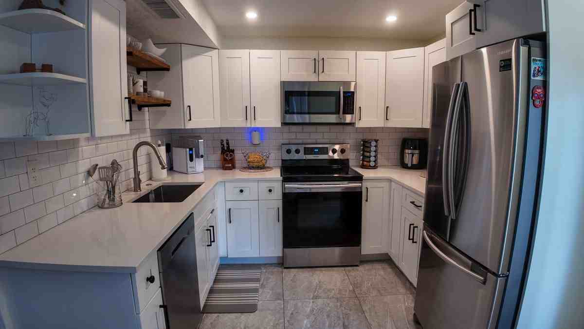 8050 Severn Dr - Photo 4 of 19