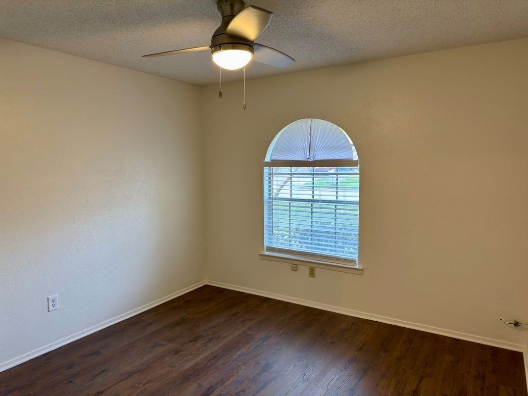 328 E Johnson St - Photo 7 of 13