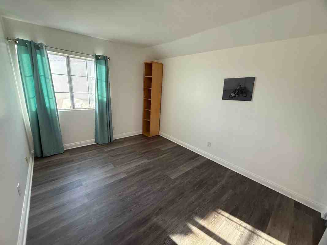 10302 Parkview Ave - Photo 7 of 16