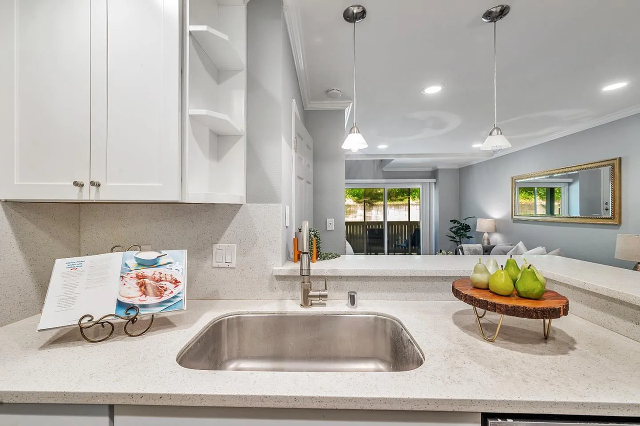 355 Half Moon Ln #9 - Photo 4 of 9