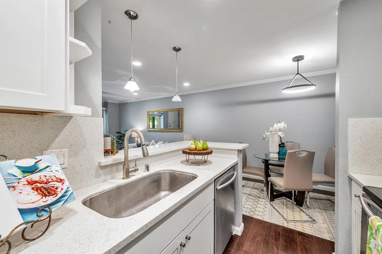 355 Half Moon Ln #9 - Photo 5 of 9