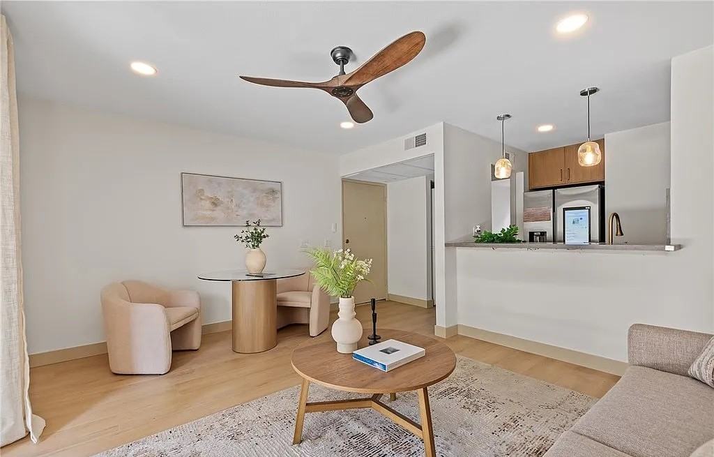 120 Lemon Grv #34 - Photo 4 of 7