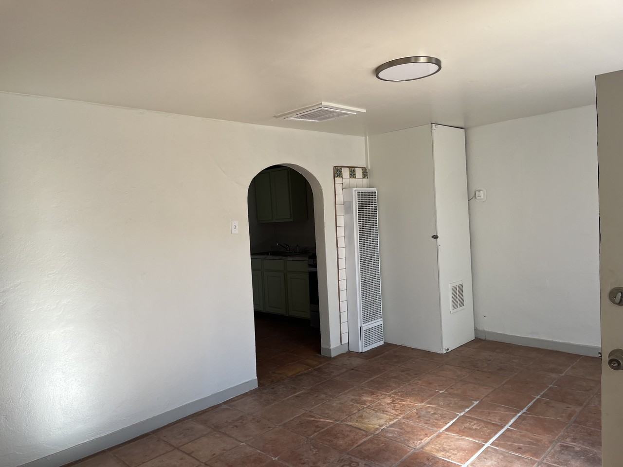 214 Princeton Dr Se - Photo 3 of 10