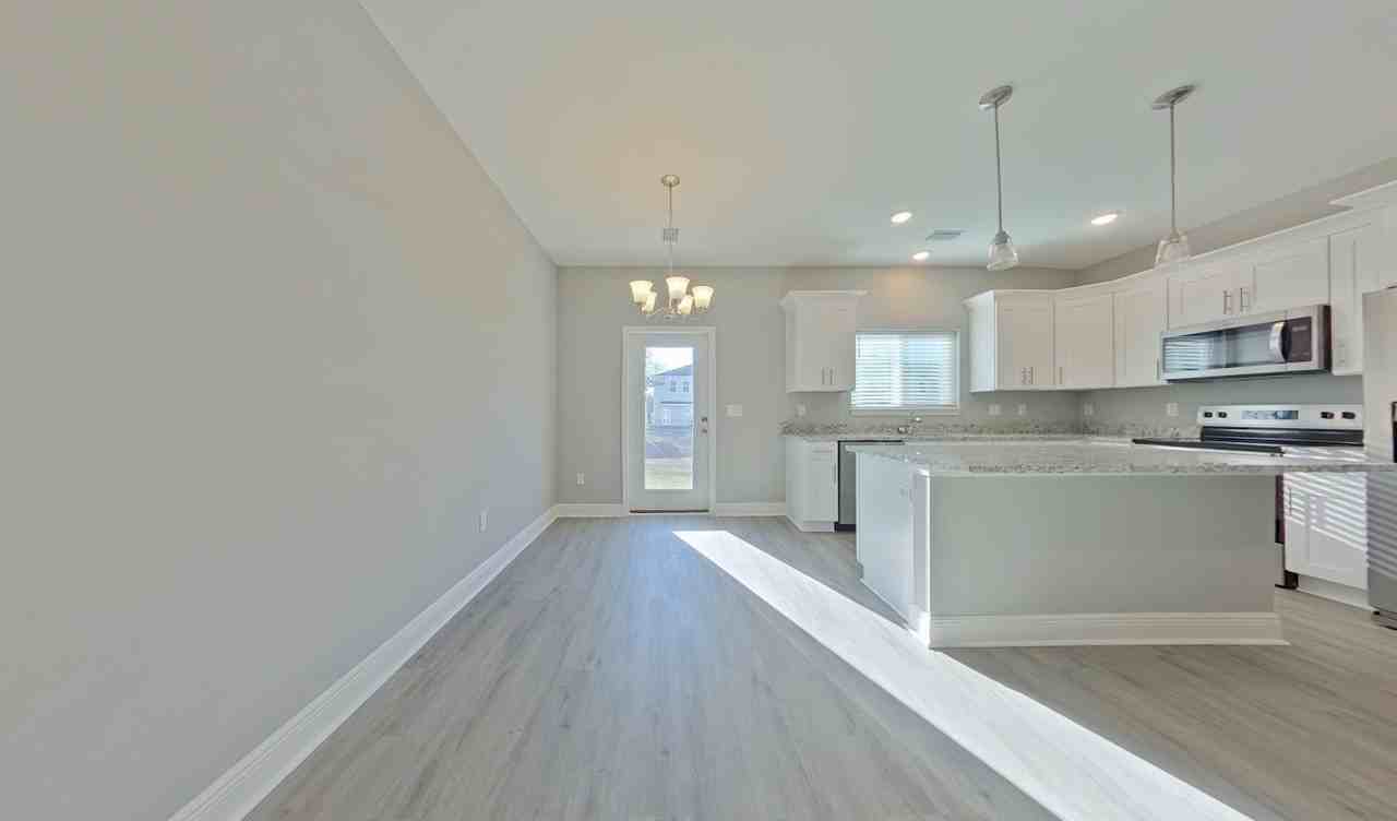 818 Kenneth Dr - Photo 7 of 17