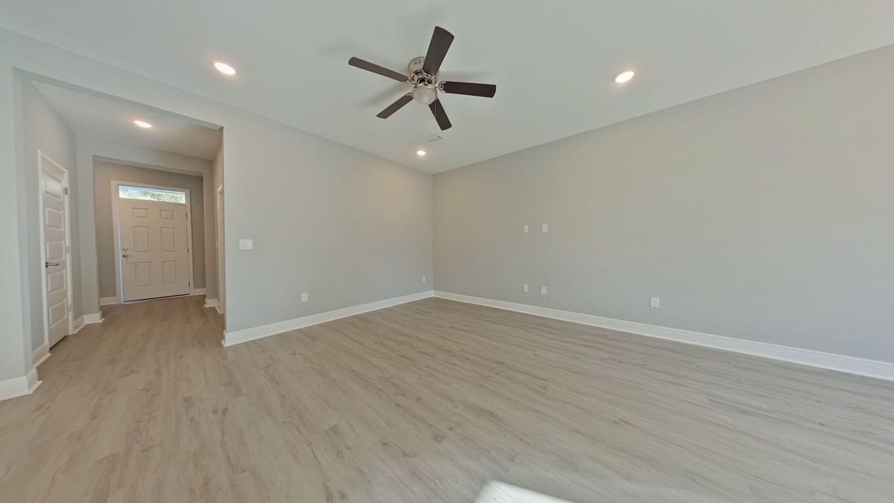 822 Kenneth Dr - Photo 5 of 17