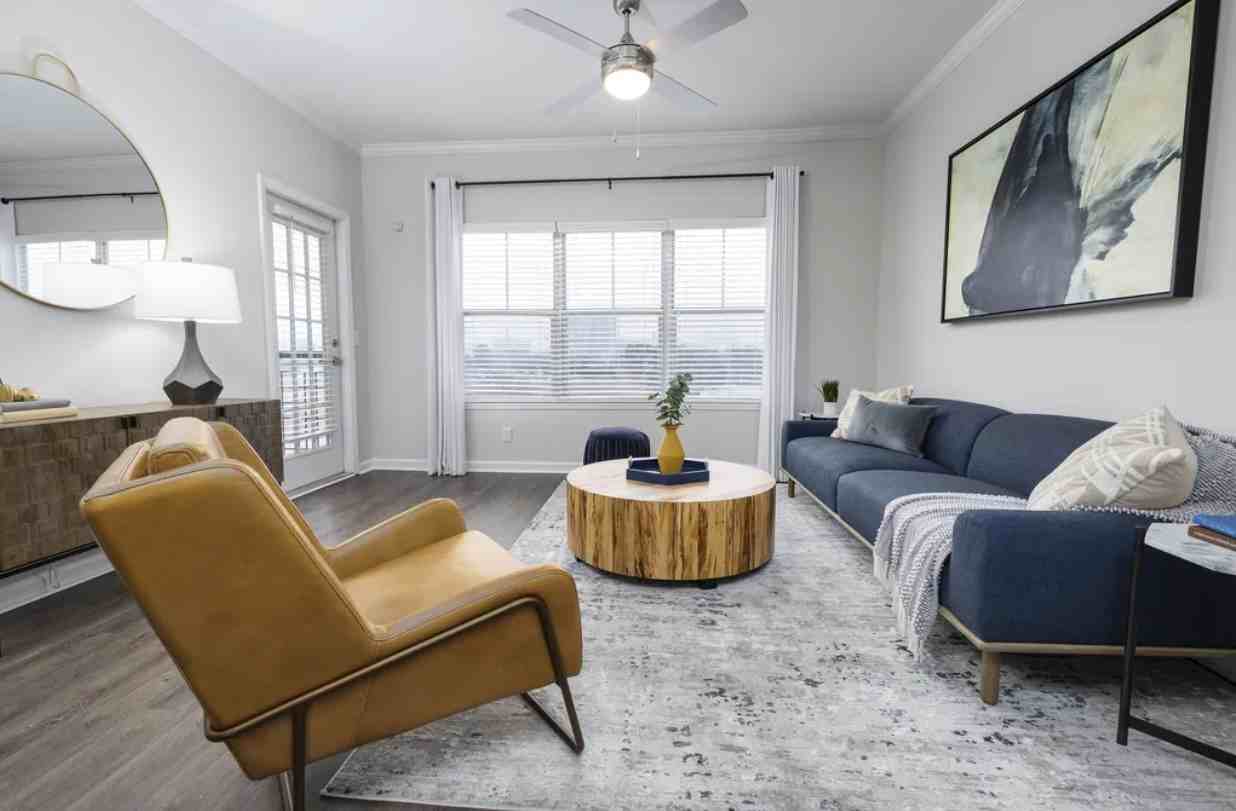 371 Northside Dr Nw - Photo 4 of 11