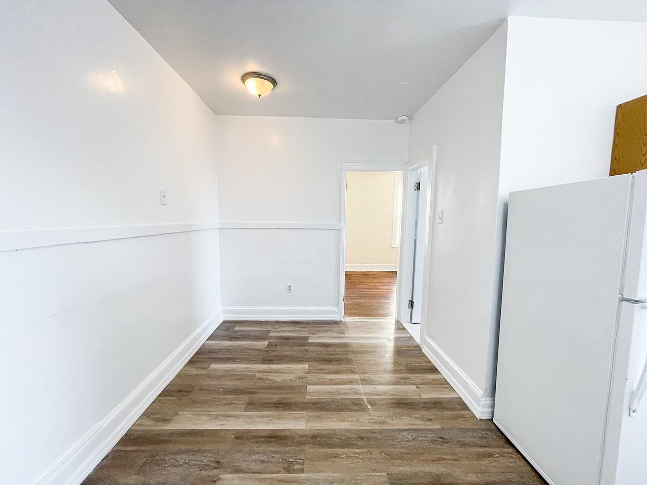 2142 28th St - Photo 5 of 8