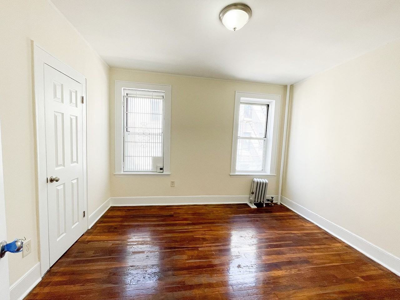 2142 28th St - Photo 6 of 8