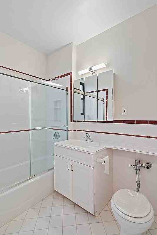 2540 31st Ave #4K - Photo 6 of 21