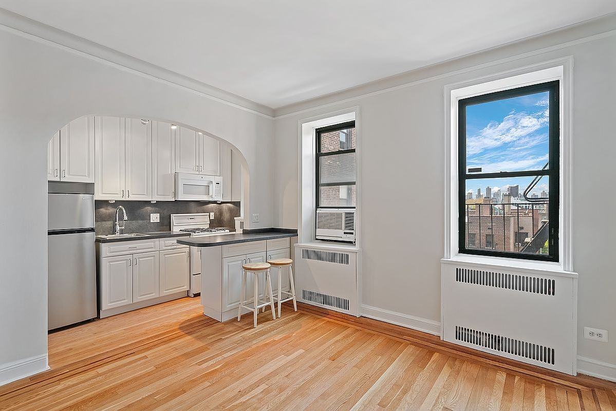 2540 31st Ave #4K - Photo 7 of 21