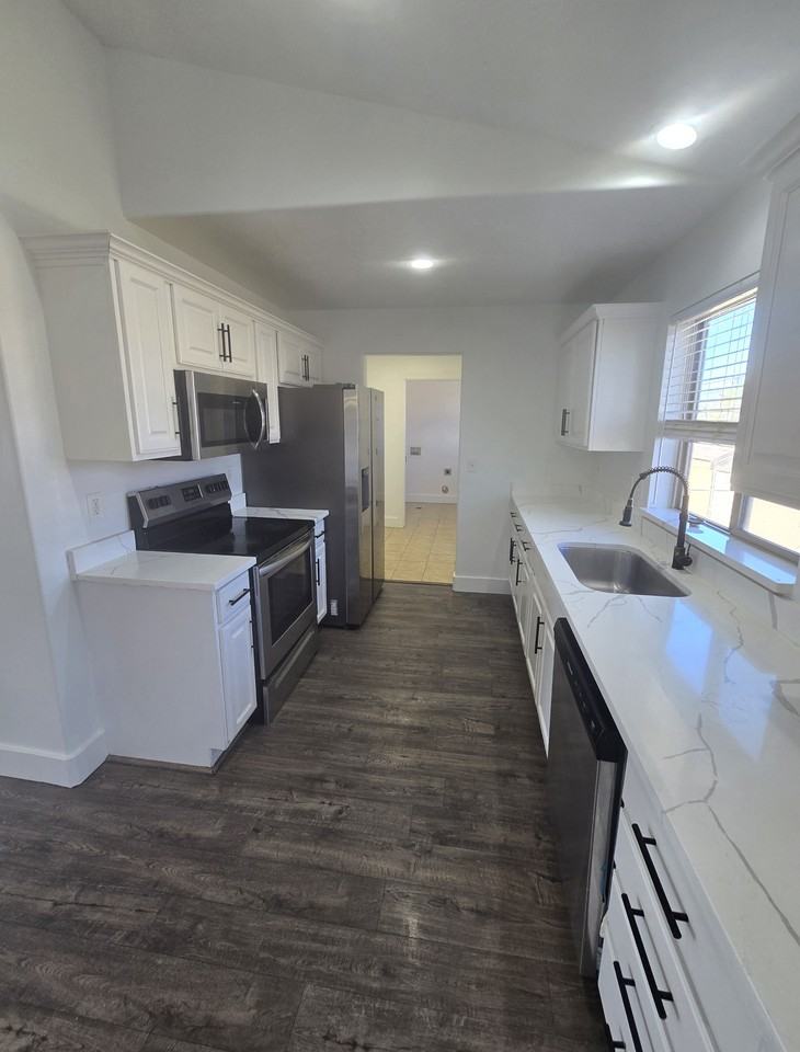 156 Wn - Photo 2 of 32