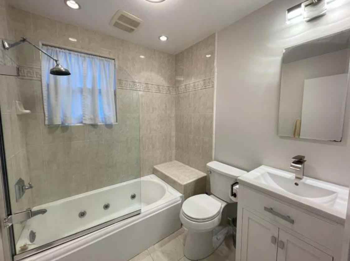 1615 York Ave - Photo 3 of 4