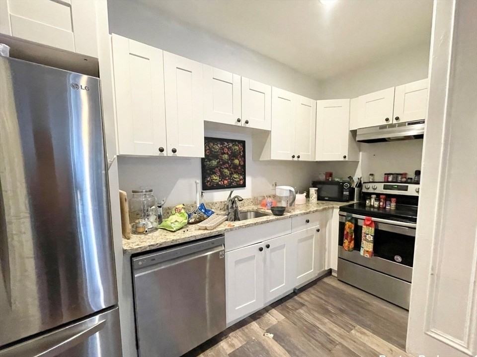 670 Massachusetts Ave #1 - Photo 5 of 11