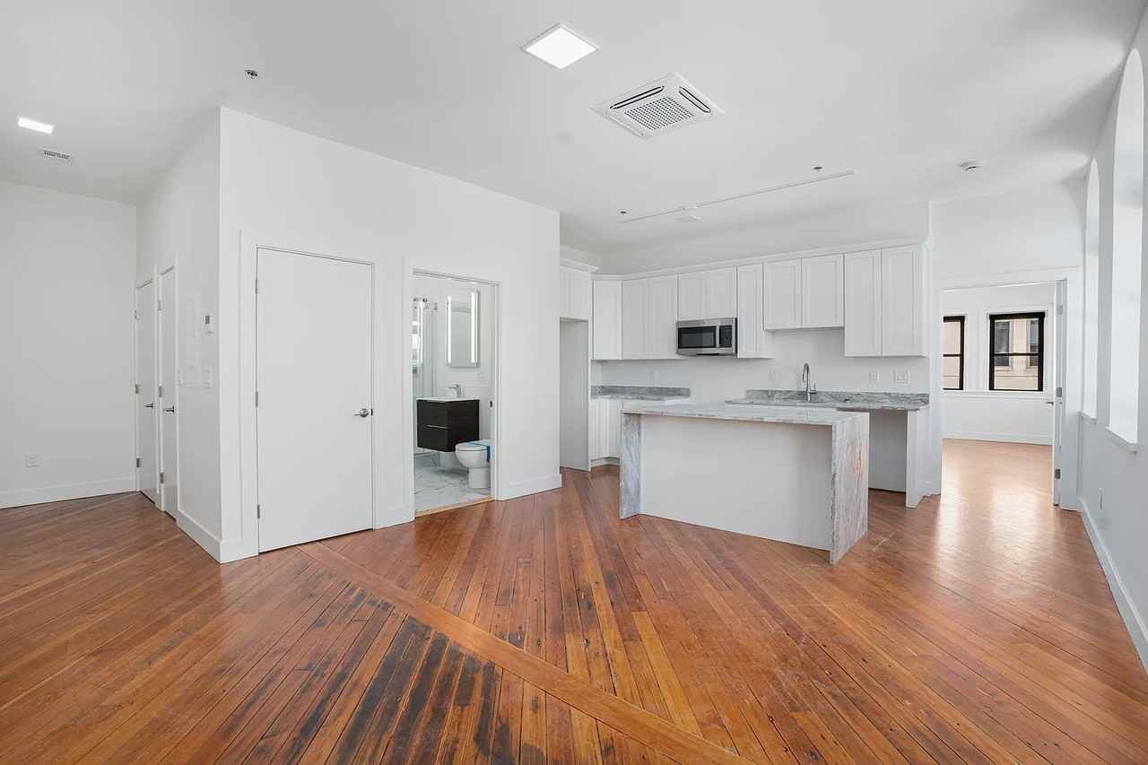 136 Westminster St - Photo 2 of 8