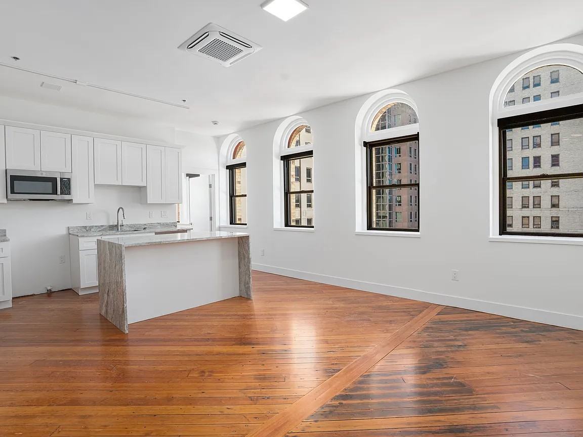 136 Westminster St - Photo 3 of 8