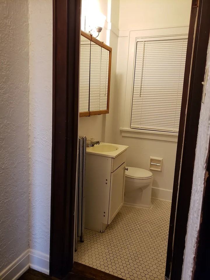 3227 W Lincoln Ave - Photo 5 of 9