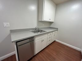 featured image of 524 E Maude Ave