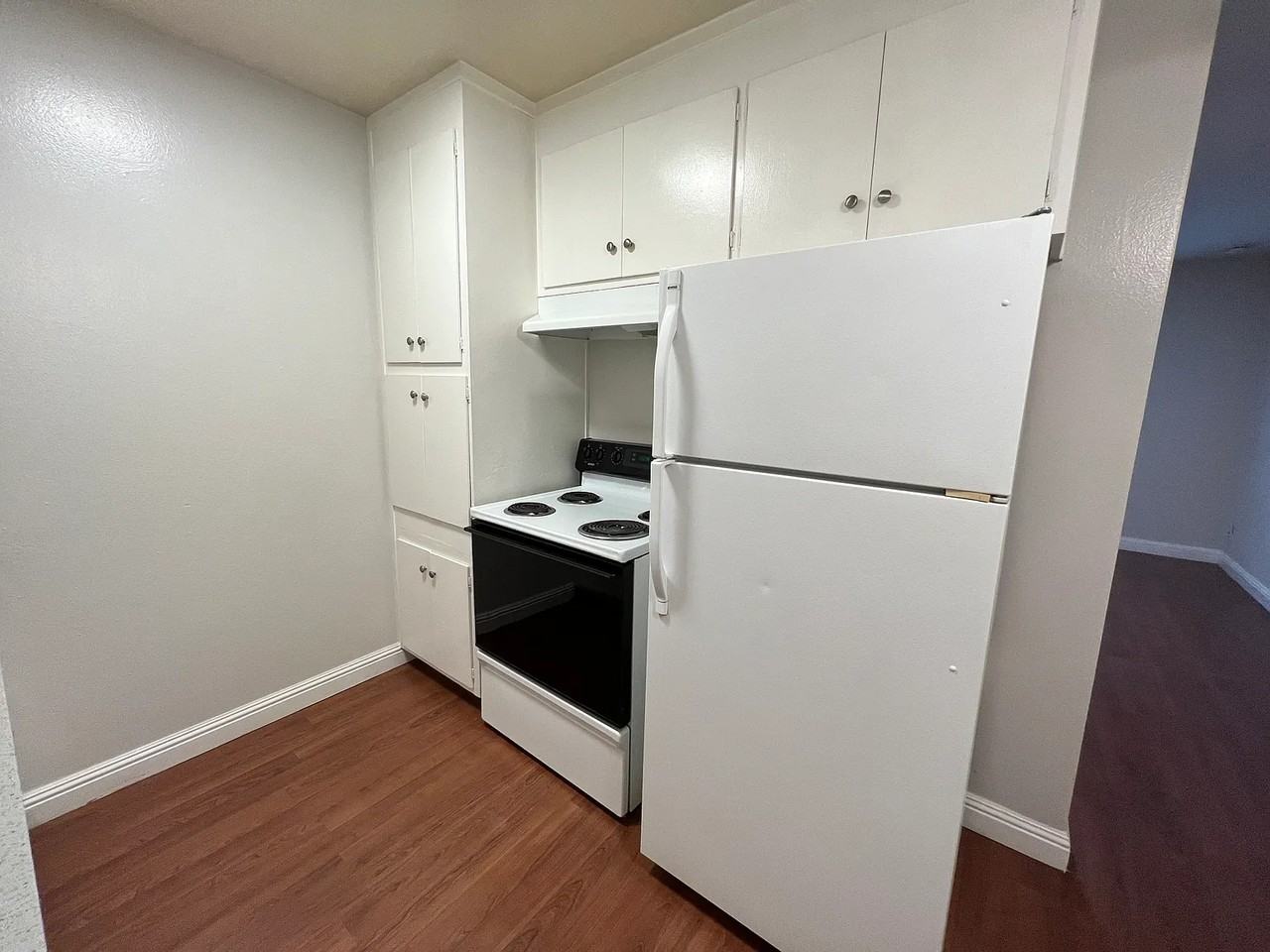 524 E Maude Ave - Photo 4 of 9