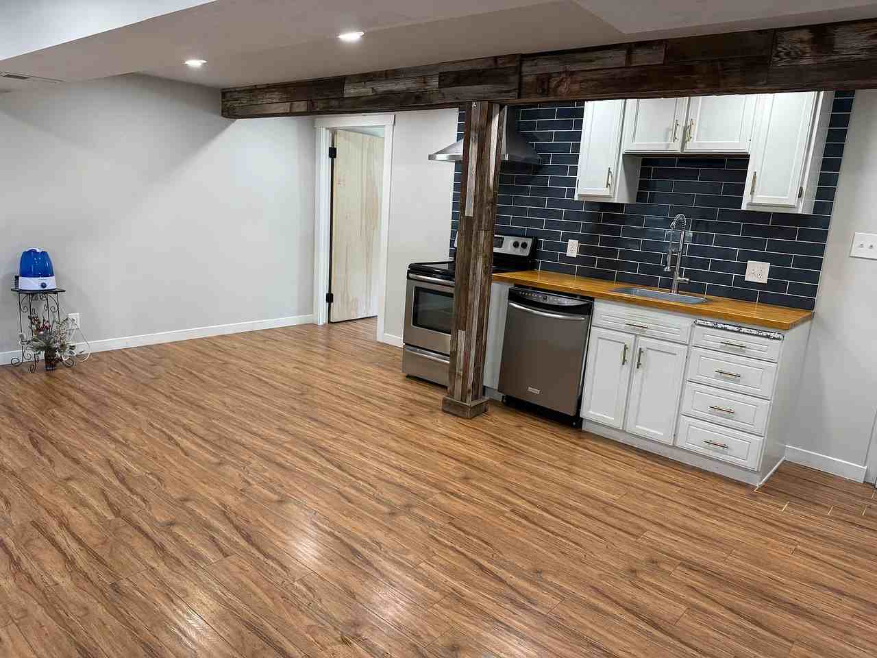 1012 E Sego Lily Dr - Photo 3 of 9