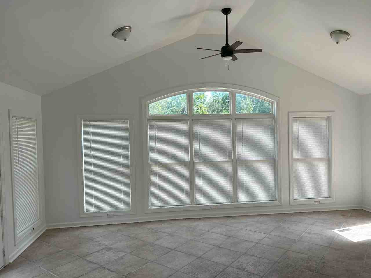 2382 Elm Dr - Photo 5 of 12