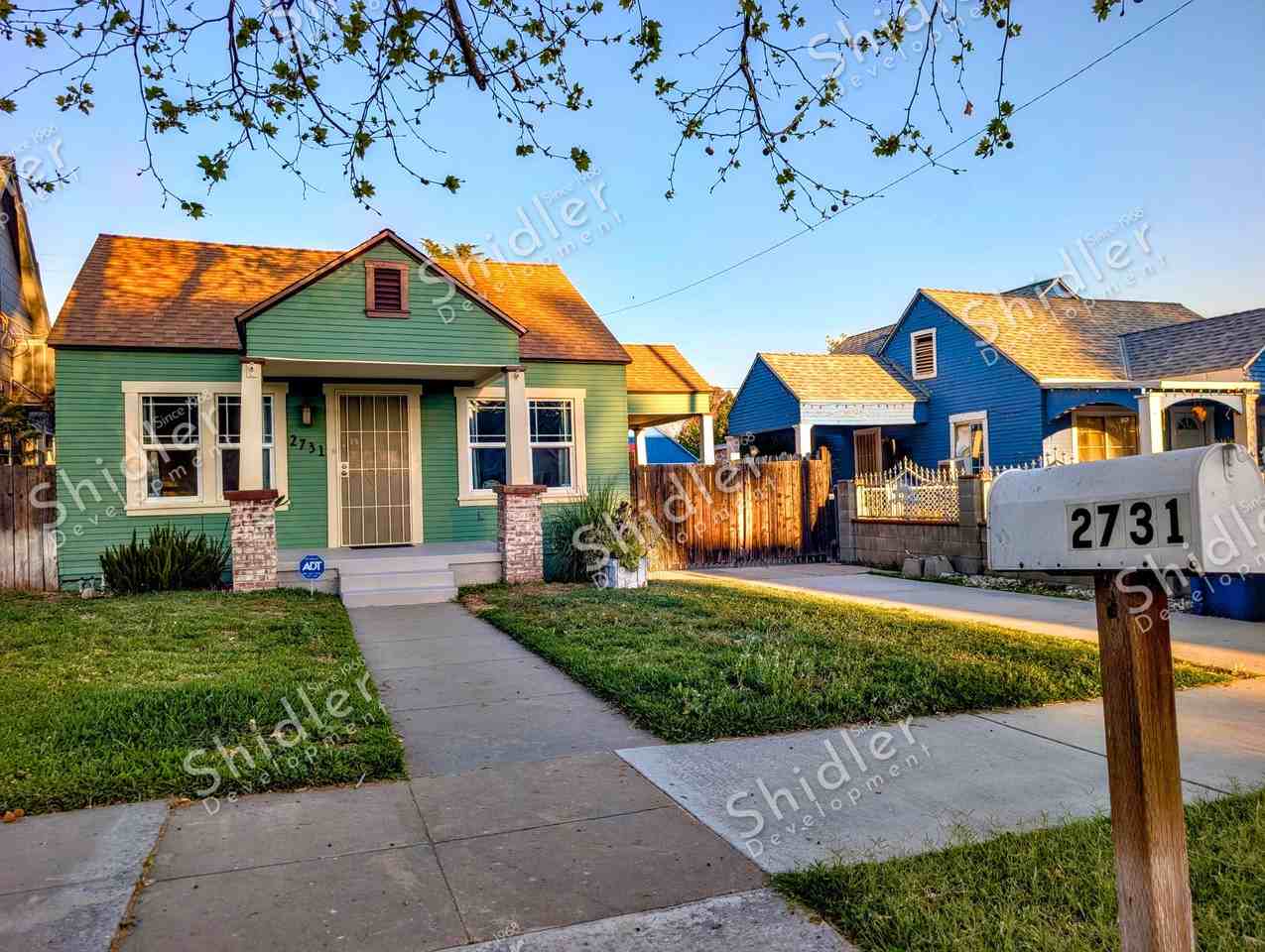 2731 N Pershing Ave - Photo 2 of 50