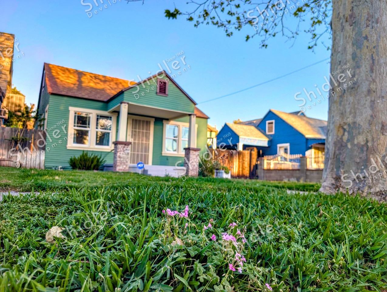 2731 N Pershing Ave - Photo 4 of 50