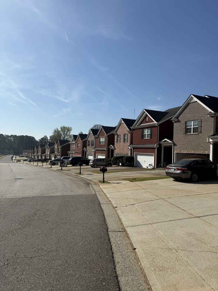 183 Green Bridge Ct #NA - Photo 2 of 28