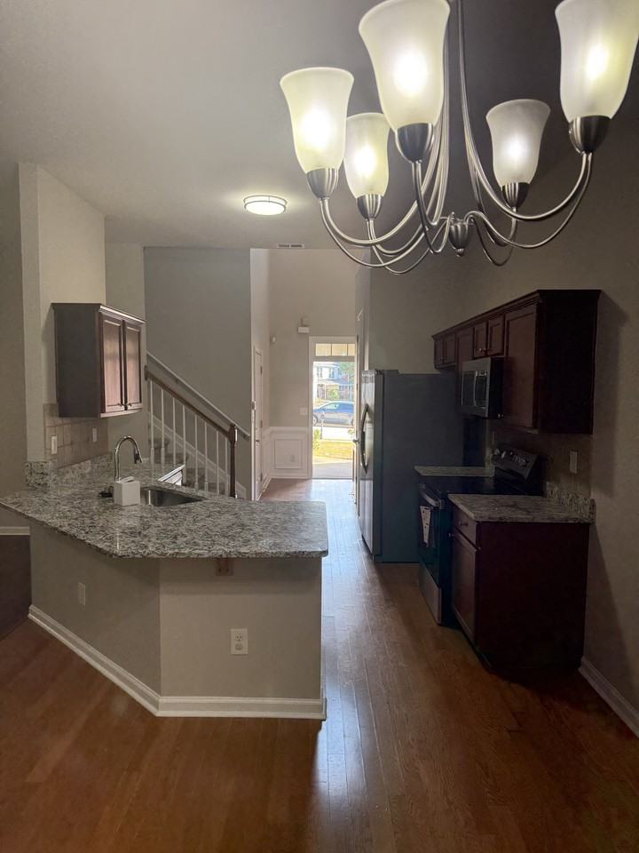 183 Green Bridge Ct #NA - Photo 6 of 28