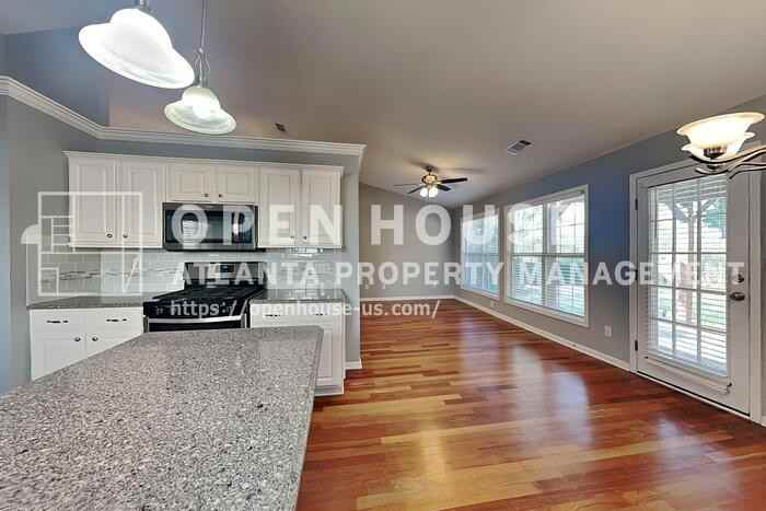 1012 Fairmont Park Dr - Photo 6 of 24