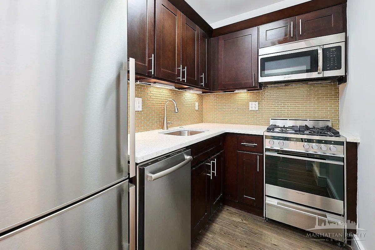 E 63rd St #7J - Photo 4 of 12