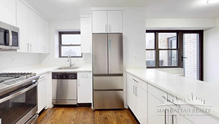 E 16th St #19 - Photo 6 of 6