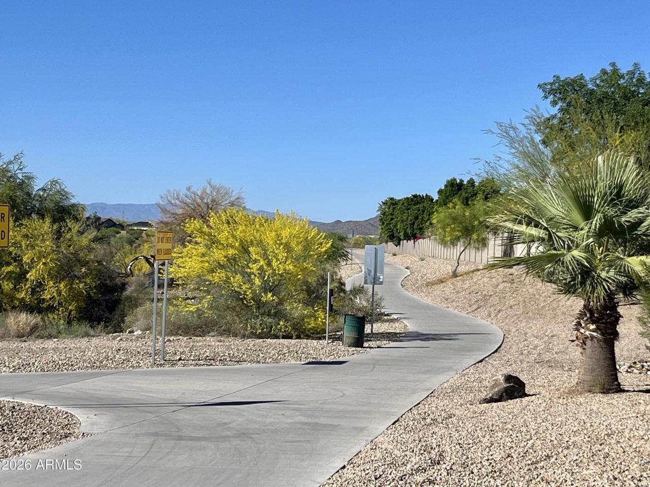 7439 W Crest Ln - Photo 6 of 12