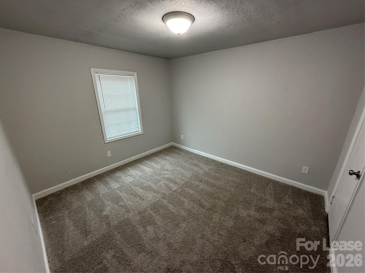 707 N Main St - Photo 6 of 9