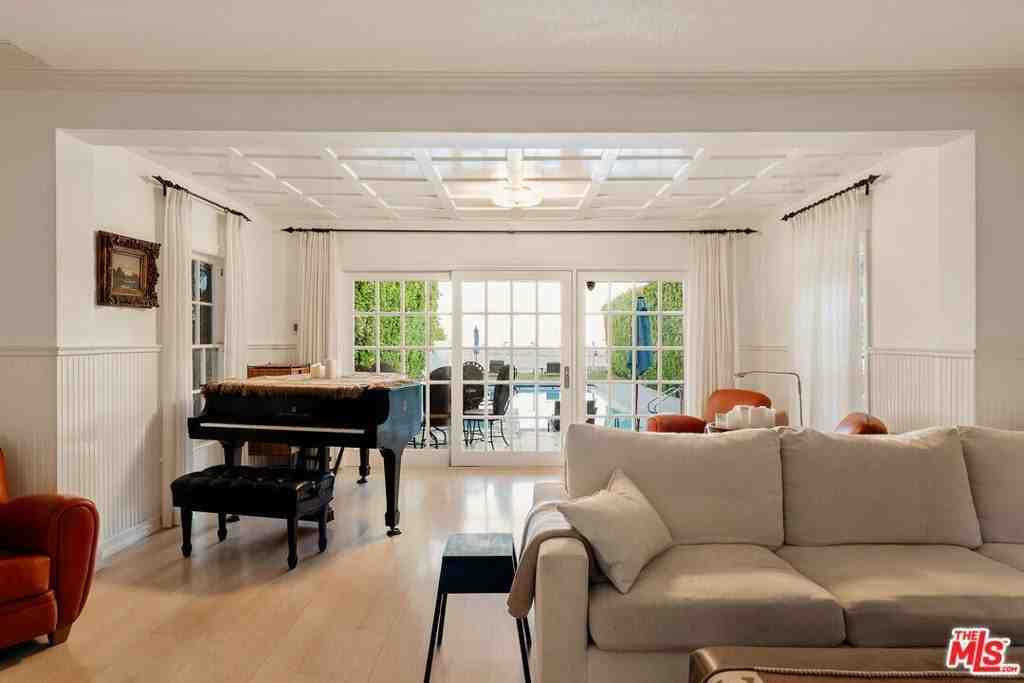 501 Palisades Beach Rd - Photo 6 of 28