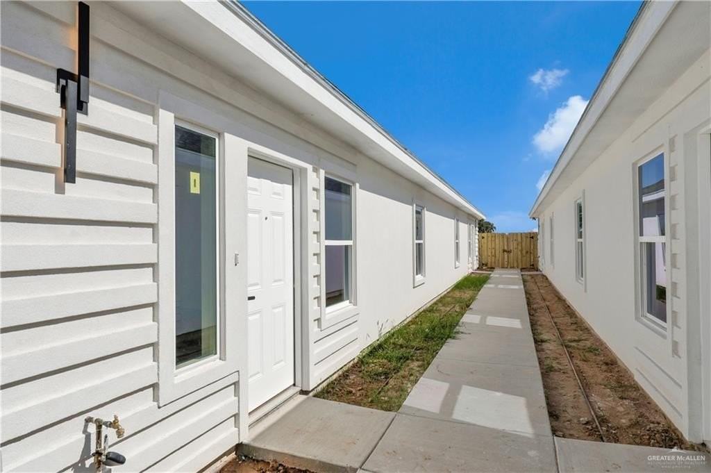 2903 Estevan St Apt 3 - Photo 3 of 12