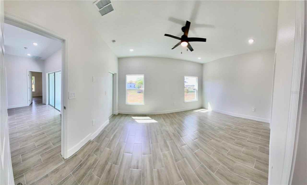 10002 Massey St - Photo 4 of 50