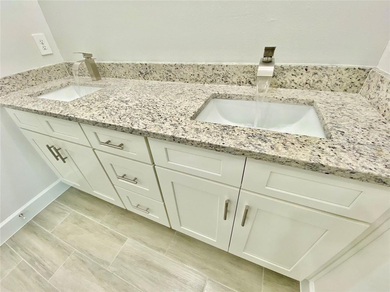 10002 Massey St - Photo 6 of 50