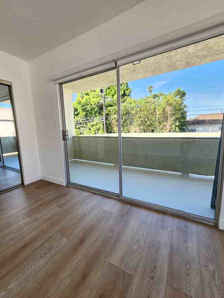 2336 34th Street #6 - Photo 7 of 22