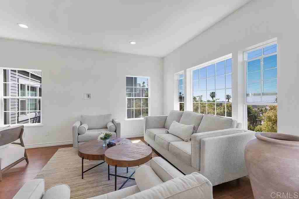 822 Ida Ave - Photo 6 of 33