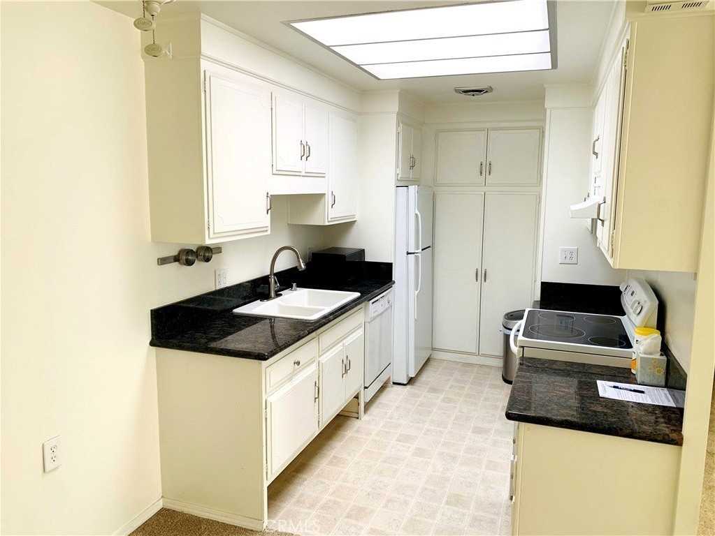 956 Calle Aragon #F - Photo 2 of 12