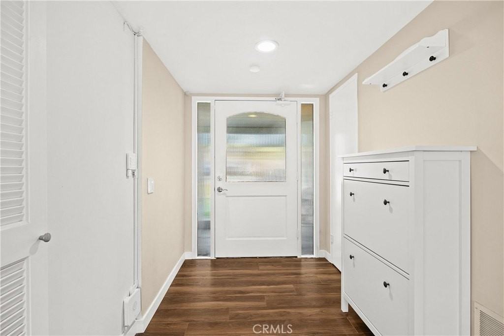 12110 Bowmore Ave - Photo 3 of 31